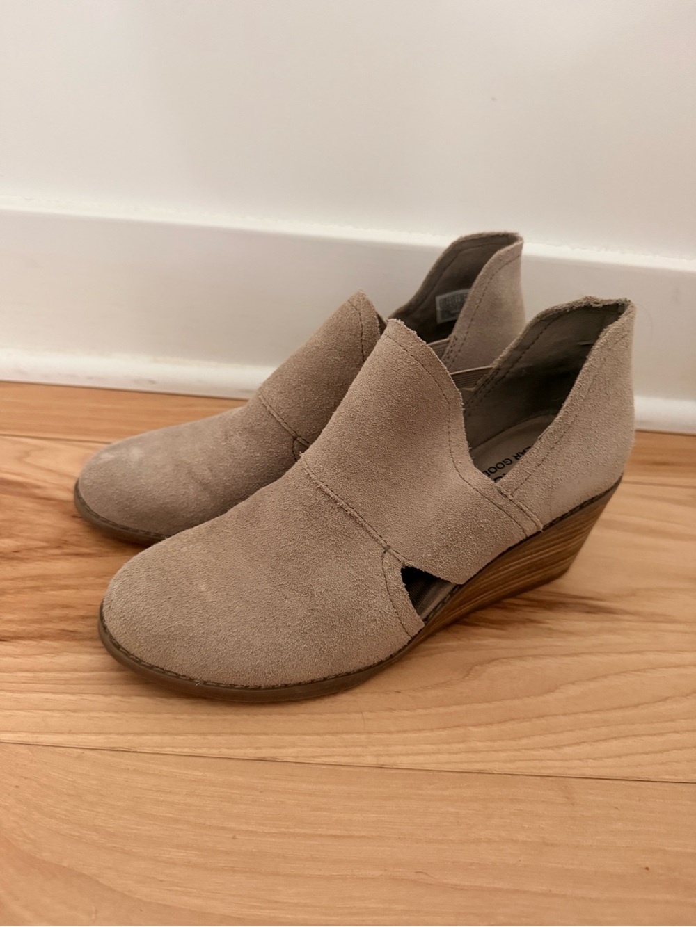 Tom’s Kallie Taupe Suede Wedge Booties - Women size 5.5